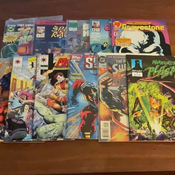Bundle of 11 Various Comic Books - Picture 1 of 5